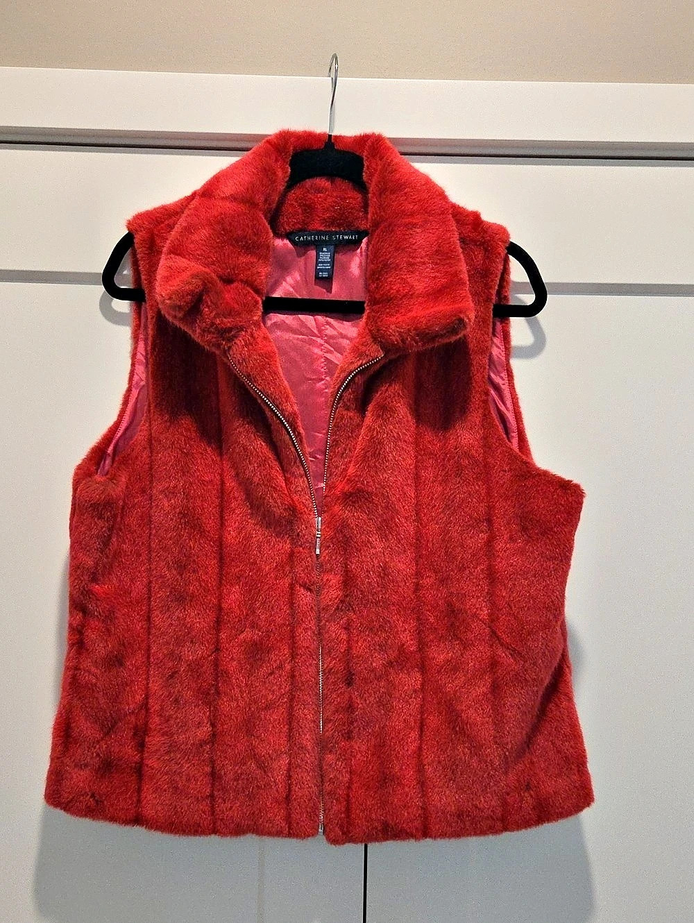 Catherine Stewart Faux Fur Vest Red/pink XL